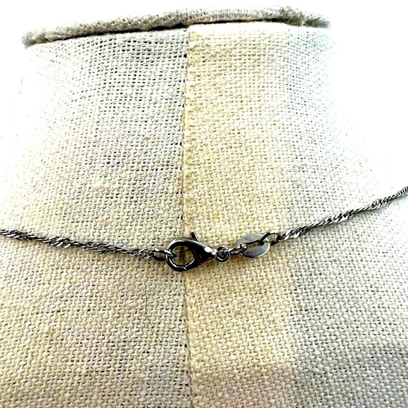 Vintage Sterling Silver Necklace With Faceted Pink Rhinestone Flower Pendant. - Picture 5 of 10